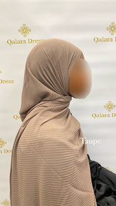 Hijab taupe violet ou bleu gaufre sofia en mousseline chale rectangulaire tendance hijab mode modeste boutique qalam dress 