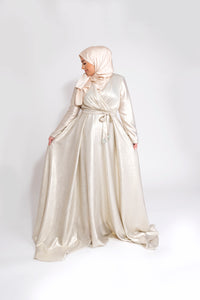 Robe du Soir Shiny Création Satin Écru reflets doré - Tendance Hijab