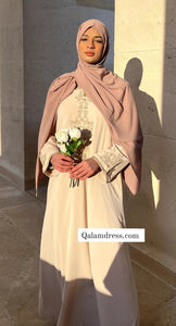 Abaya assya tendance moderne hijab mode modeste abaya hijeb hijab tunique jilbeb mode modeste fashion qalam dress boutique musulmane femme voilées hijab france robe abaya blanche