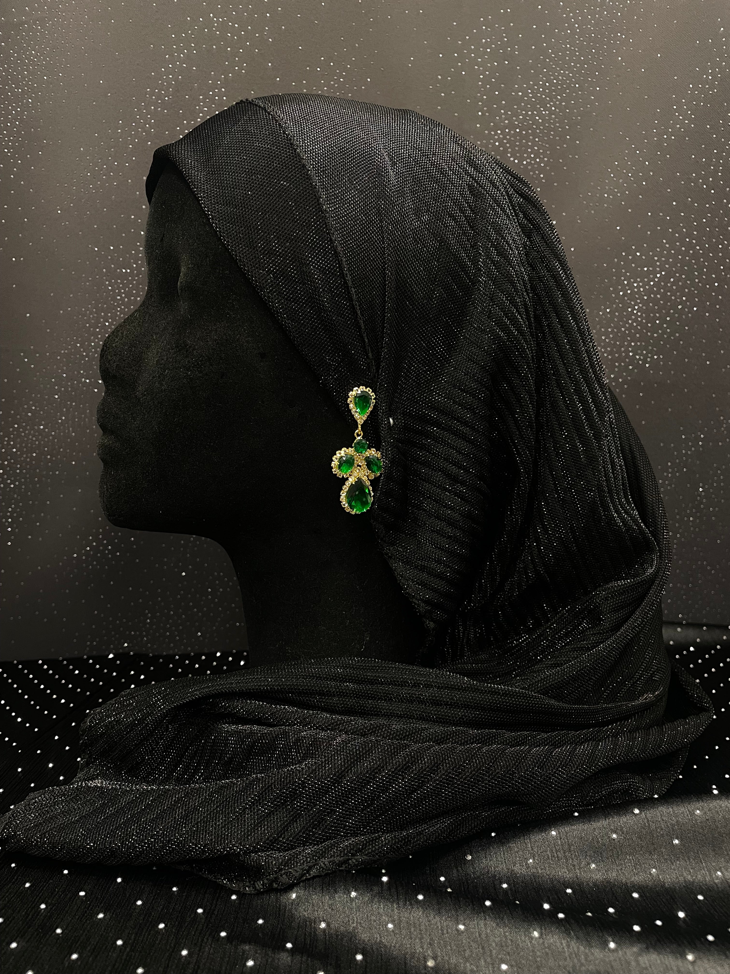 Boucles doreilles trefles vertes bijoux joyau avec strass qalam dress boutique 