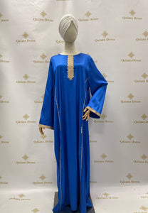 Caftan style oriental brodee strass effet satin bleu electrique vieux rose tendance hijab mode modest fashion qalam dress boutique