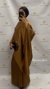 Ensemble asymétrique satinée abaya hijeb hijab tunique jilbeb mode modeste fashion qalam dress boutique musulmane femme voilées hijab france robe abaya blanche