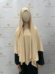 Hijab a enfiler style khimar poncho en soie de medine mode modeste mastour beige ecru qalam dress boutique 