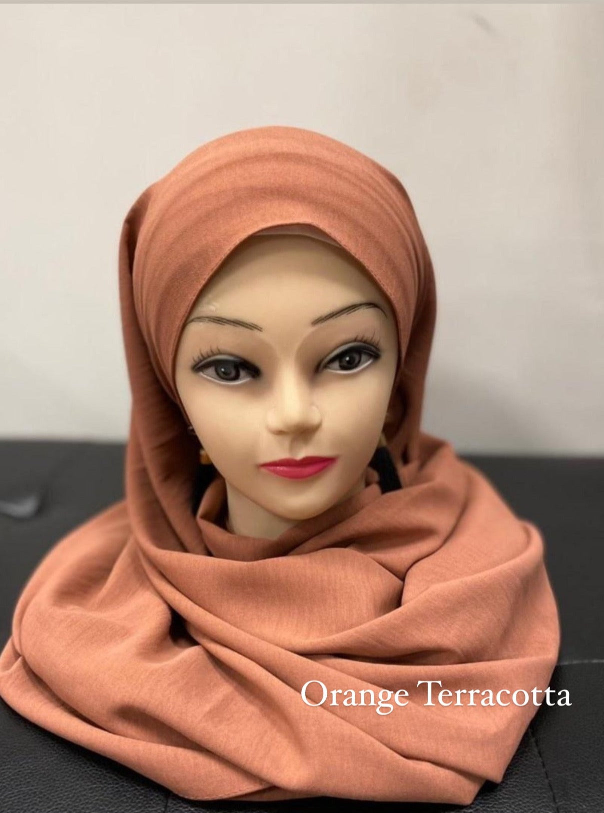 Hijab à enfiler bonnet integrer long tendance jilbeb mode modeste fashion qalam dress boutique musulmane femme voilées hijab france robe abaya blanche