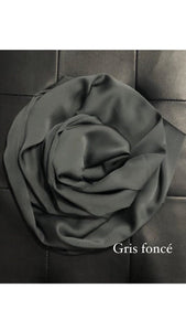 Tendance hijab en satin gris fonce mode modeste boutique de femmes musulmanes 
