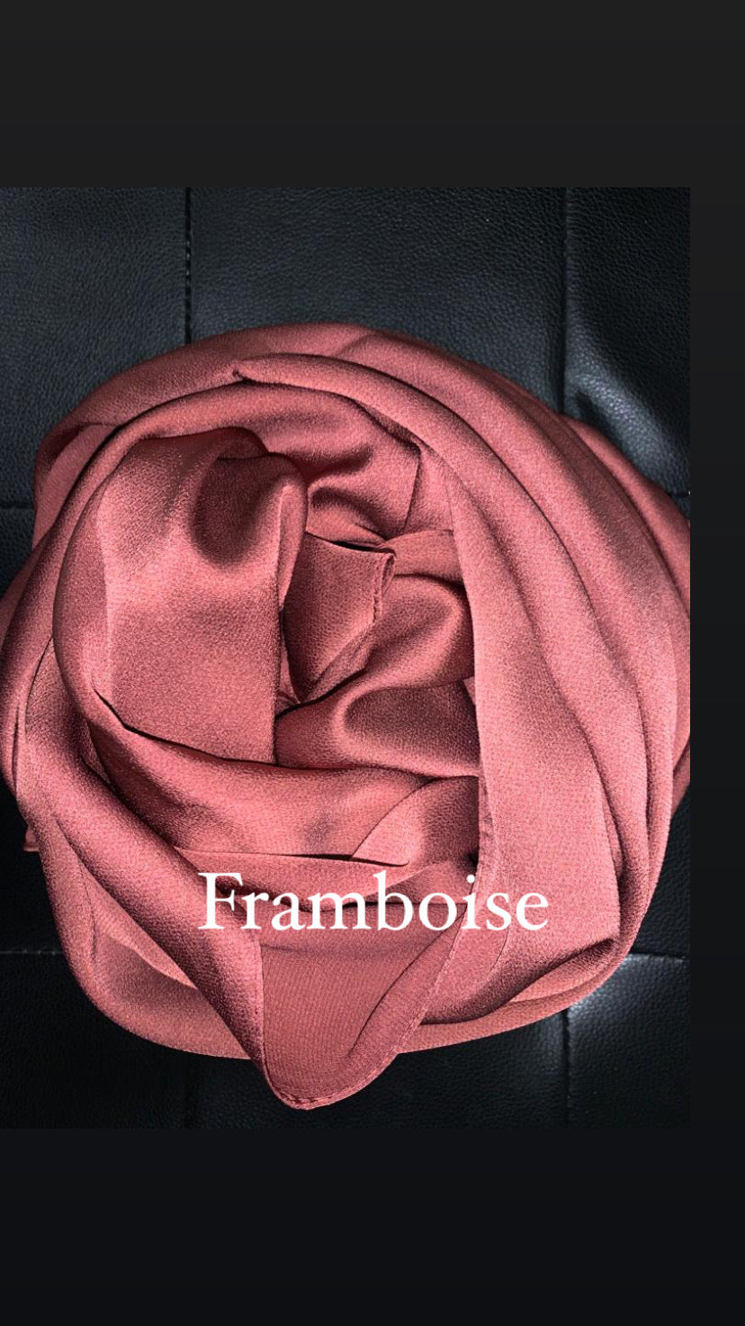 Hijab en satin framboise tendance hijab qalam dress boutique de femmes musulmanes 