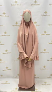 Jilbeb froufrou en soie de medine en rose violine tendance hijab mode modeste tenue de priere 
