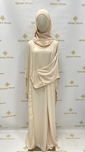 un ensemble de Kimono 3 pieces sous robe kimono voile en soie de medine avec fil doree tendance hijab mode modeste