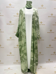 Kimono farasha imprimer en vert tissu fluide leger vert qalam dress boutique sous robe blanche hijab satin vert  