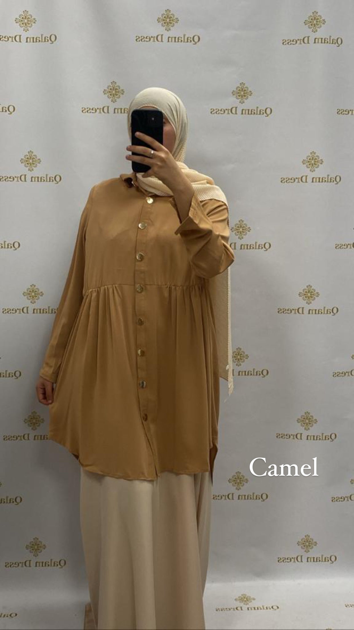 Tunique soie de Médine boutons doré abaya hijeb hijab tunique jilbeb mode modeste fashion qalam dress boutique musulmane femme voilées hijab france robe abaya blanche
