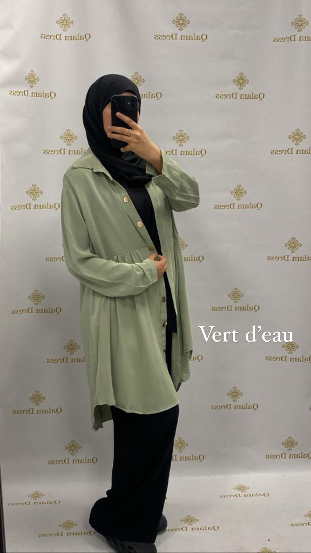 Tunique soie de Médine boutons doré abaya hijeb hijab tunique jilbeb mode modeste fashion qalam dress boutique musulmane femme voilées hijab france robe abaya blanche