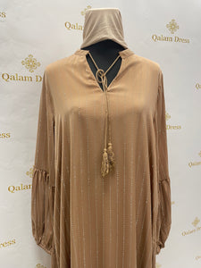 Robe Abaya pailleté salwa manches ballon paillettes scintillantes et de détails en strass et col rond camel bleu noir beige rose evenement 