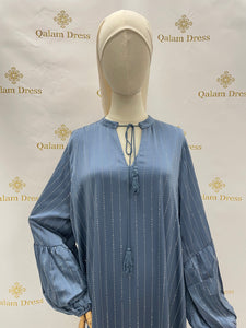 Robe Abaya pailleté salwa manches ballon paillettes scintillantes et de détails en strass bleu noir beige rose evenement boutique qalam dress
