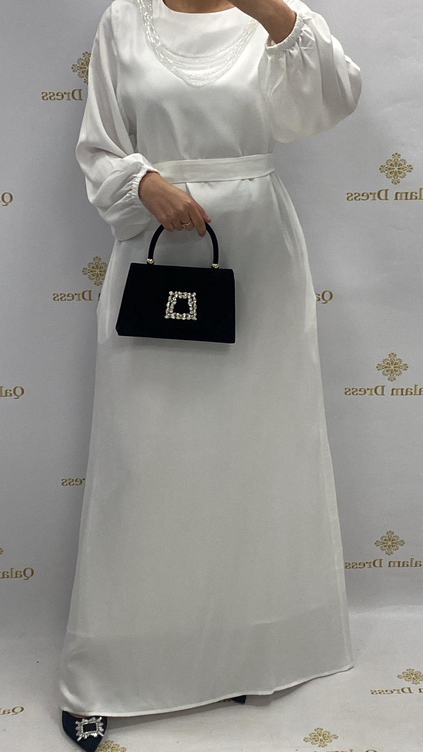 Robe perles sofya blanche tissu satiné opaque élégance sous robe manches bouffantes look événements style tendance hijab boutique femmes musulmanes