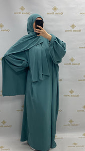 abaya ou robe de priere avec manches ballons tissu leger en soie de medine vert indigo tendance hijab boutique de femmes musulmanes 