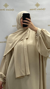 abaya ou robe de priere avec manches ballons tissu leger en soie de medine beige tendance hijab boutique de femmes musulmanes 