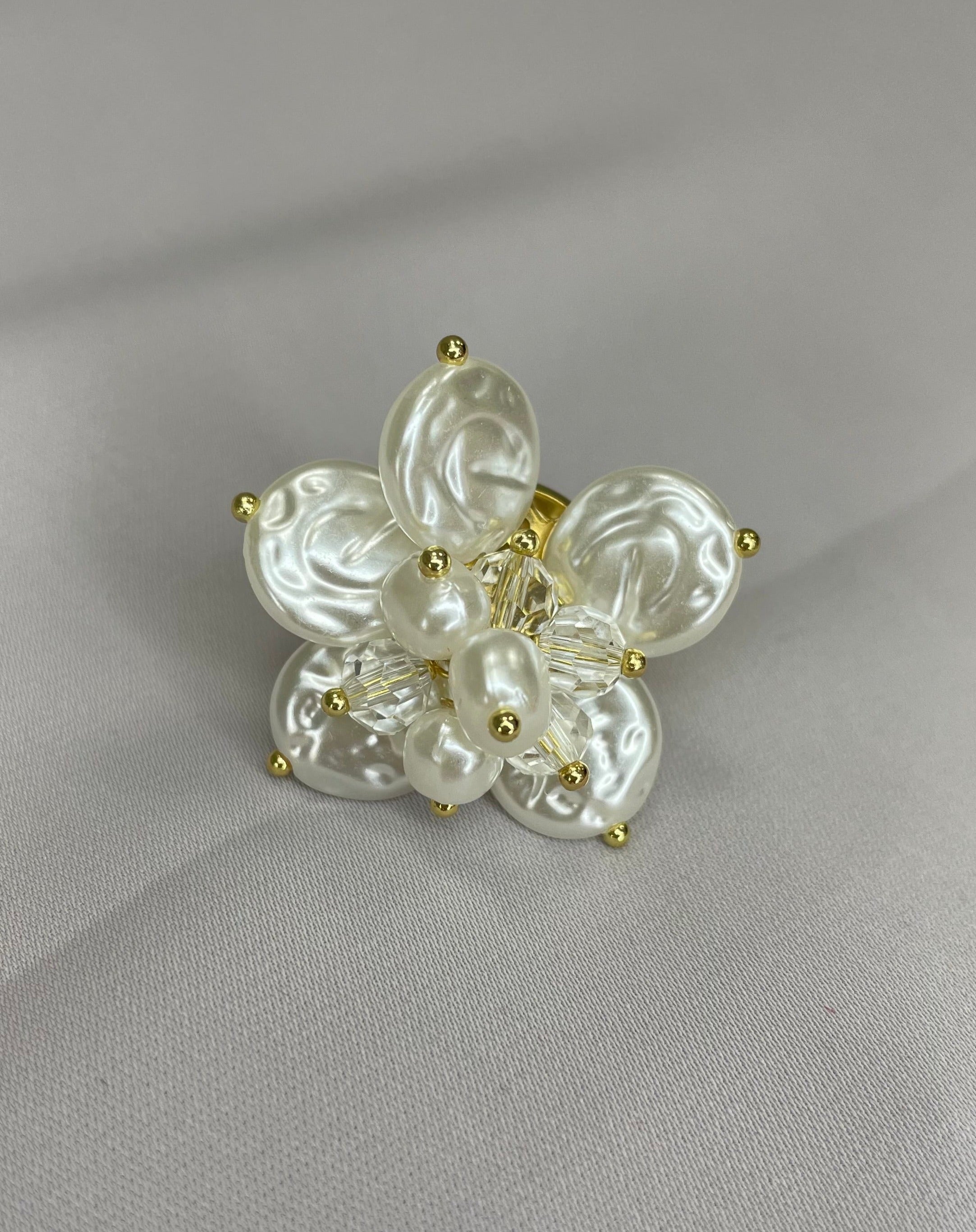 bague iris petales strass doree ajustable bijou accessoire look quotidien ou evenement speciaux boutique qalam dress 