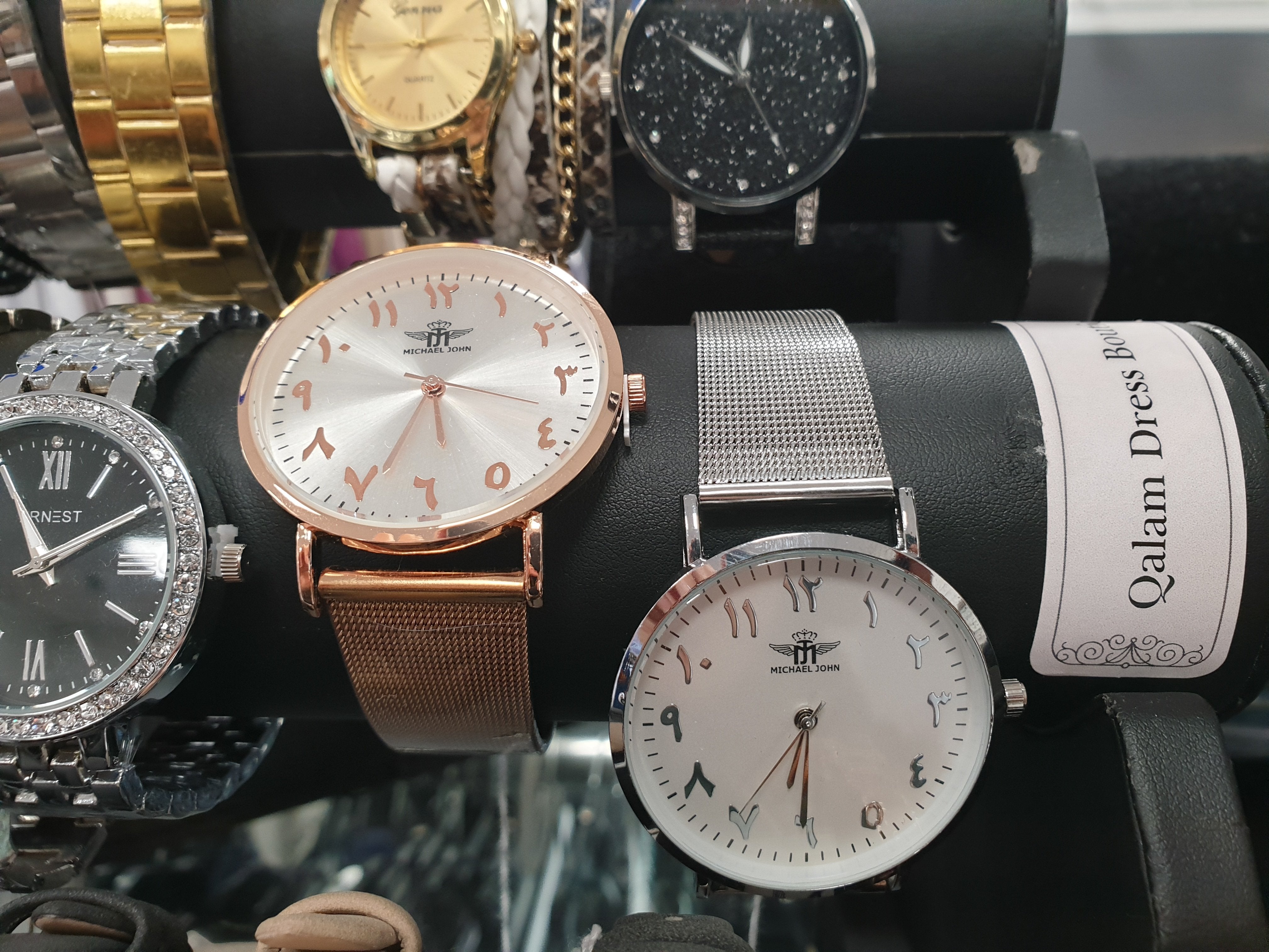 montre des super belle montres abaya hijab tunique jilbeb mode modeste fashion boutique musulmane femmes voilées