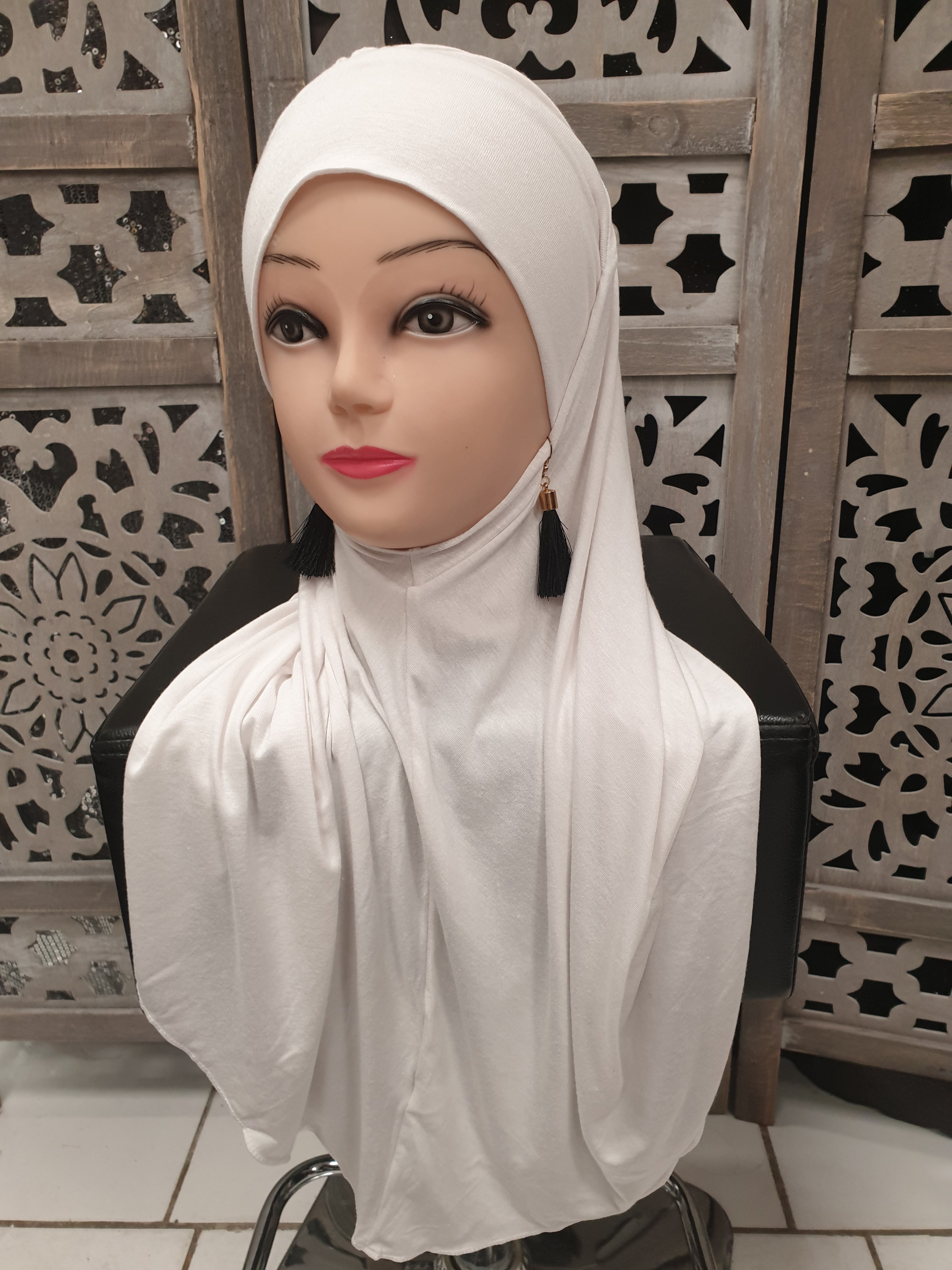 tube croisé sous hijab Confectionné dans un tissu fluide viscose