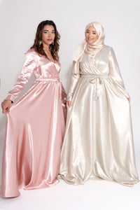 Robe du Soir Shiny Création Satin Écru reflets doré - Tendance Hijab