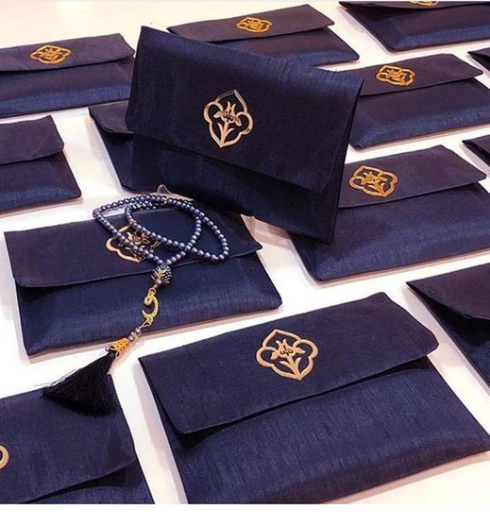 Coran-couleur-cadeau-tissu-avec sa pochette tasbih