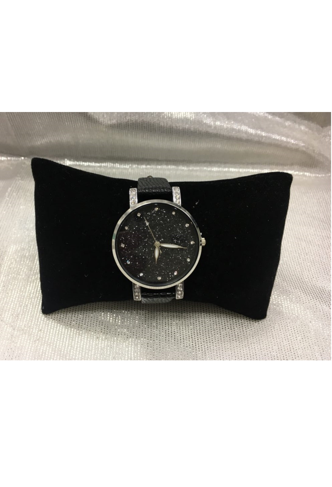 montres très belle noir abaya hijab tunique jilbeb mode modeste fashion boutique musulmane femmes voilées