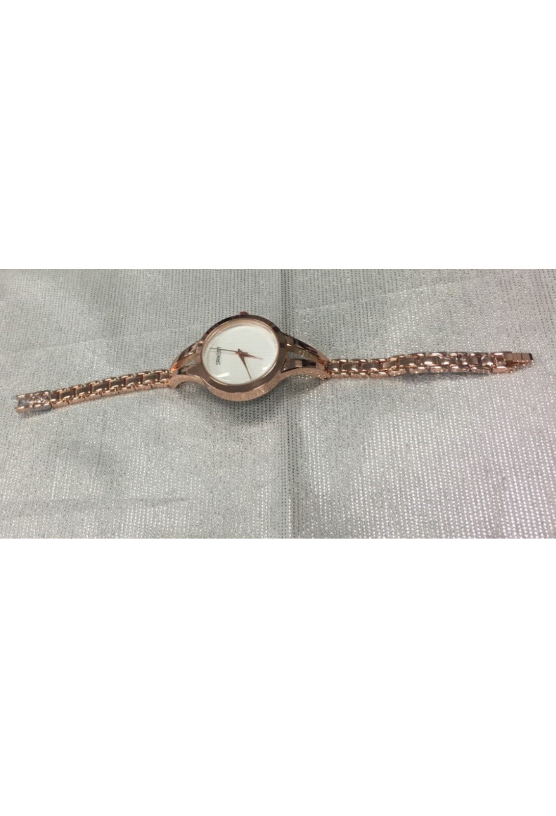 montre très élégante doré abaya hijab tunique jilbeb mode modeste fashion boutique musulmane femmes voilées