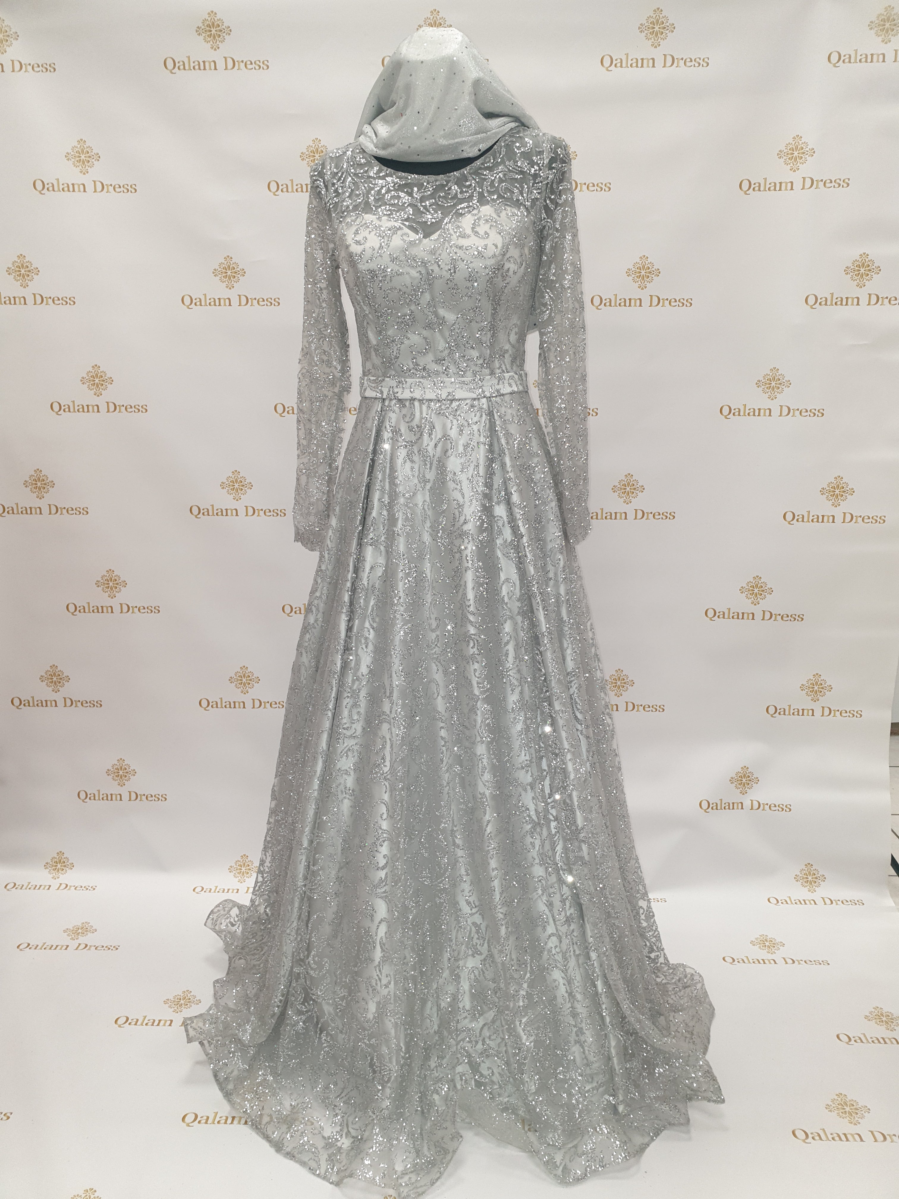 Robe_mariee_invite_argent_hijab_manche_longue