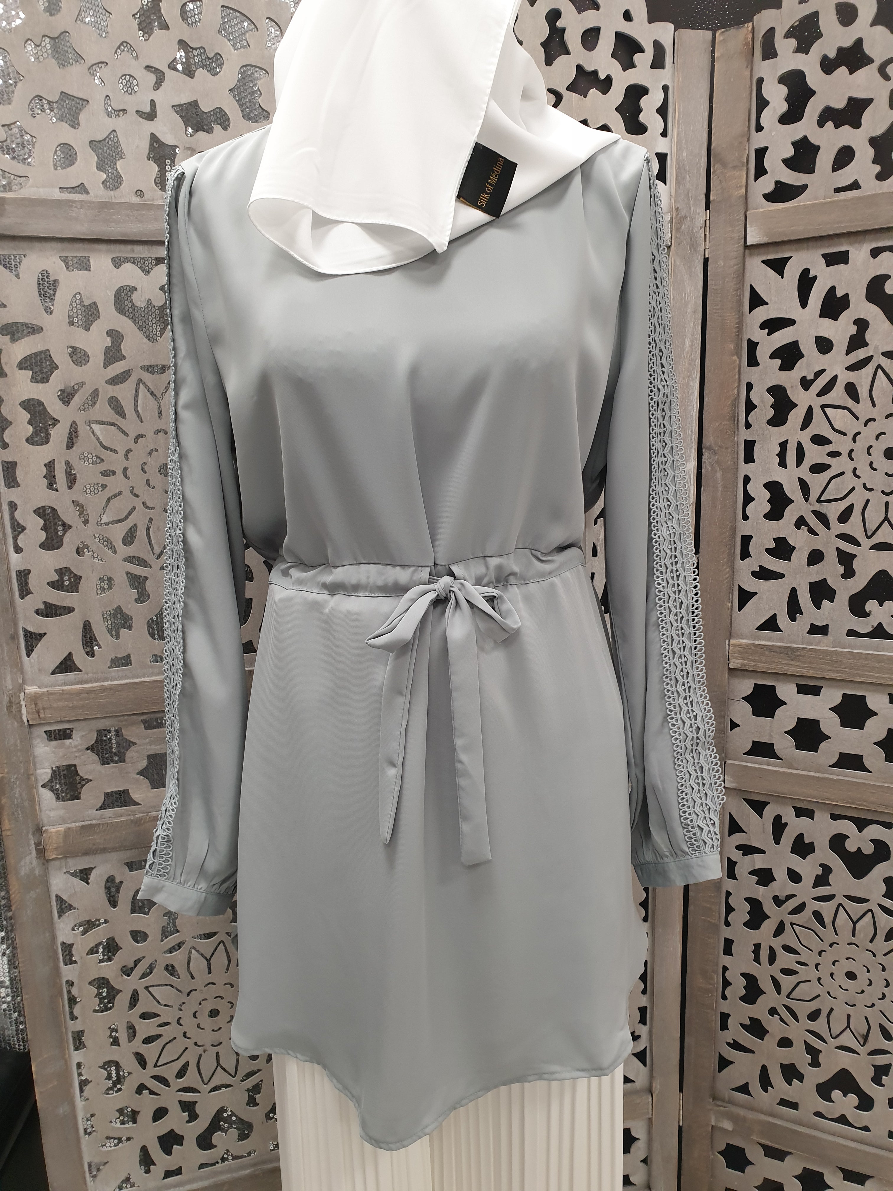 tunique tendance galon de dentelle manche longue hijab hijeb femmes modeste fashion Qalam Dress boutique