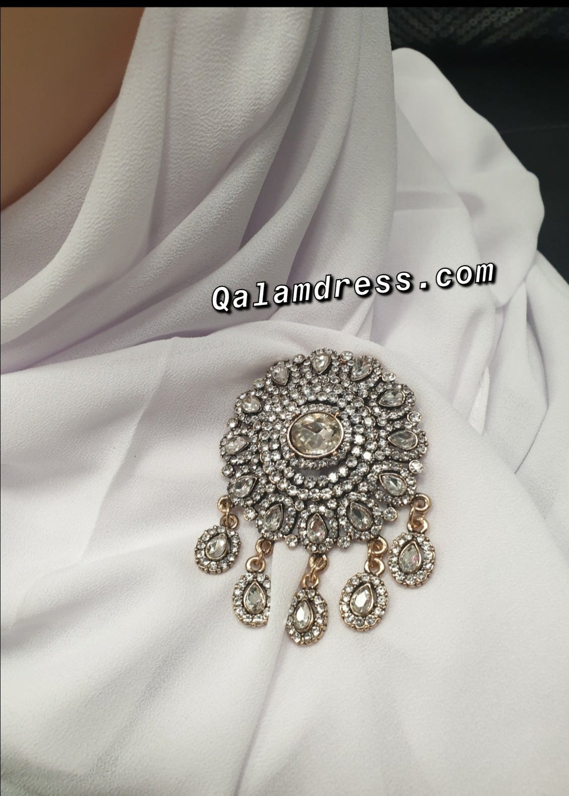Broche à strass Yamina argentée attaches tenues occasion mariage boutique femmes musulmanes  