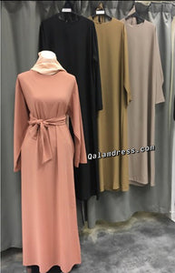 robe abaya avec ceinture évasée hijab voile mode modest fashion qalam dress boutique camel noir taupe 