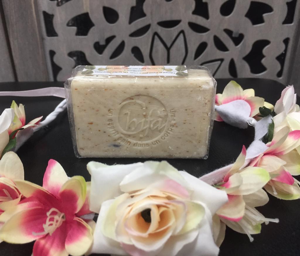 SAVON à l'huile d'Argan et aux pétales de Roses